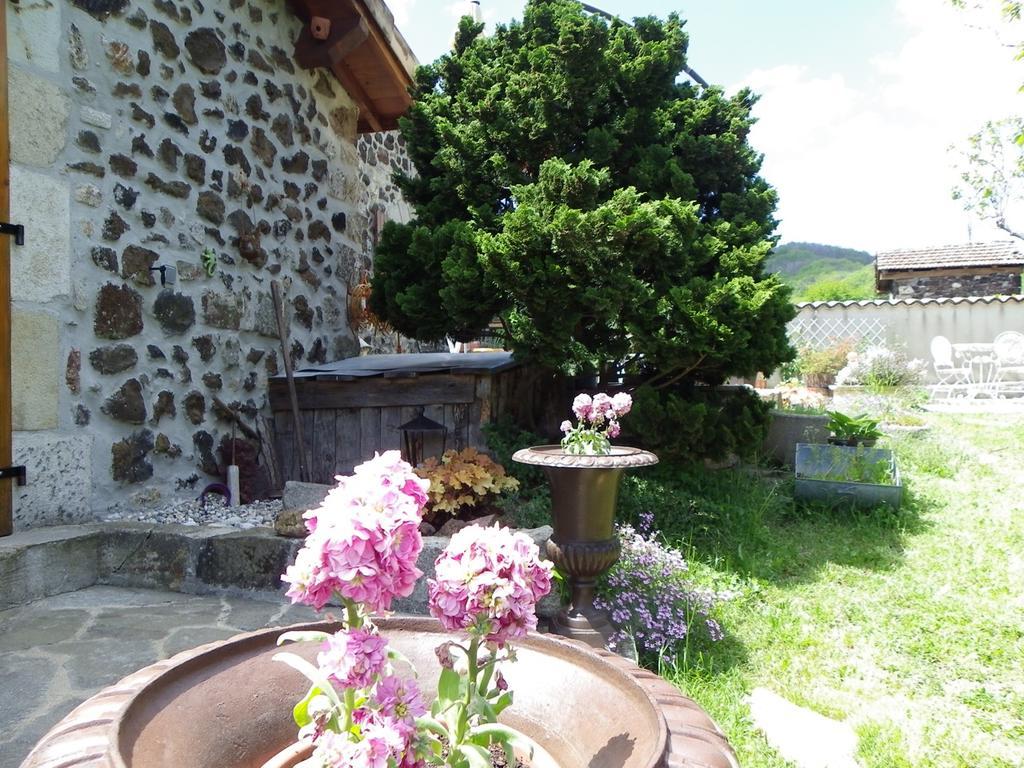 Le Cabanon Bed and Breakfast Thueyts Exteriör bild